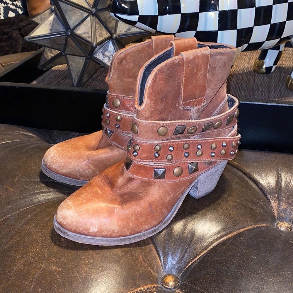 Corral Circle G ankle boots